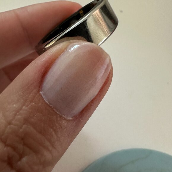 Oura Ring 3 - Size 9 in Heritage Silver - Picture 4 of 11